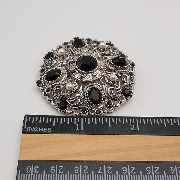 Vintage Black Glass Rhinestones Faux Pearls Silver Tone Brooch Pin - 2 Inches - Picture 7 of 7